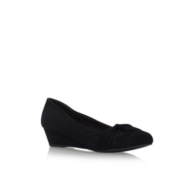 Black 'Carole' low heel wedge pumps